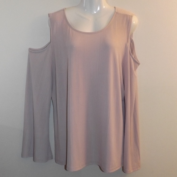 KONTROJ Tops - KONTROJ 3X Blush Cold Shoulder Blouse